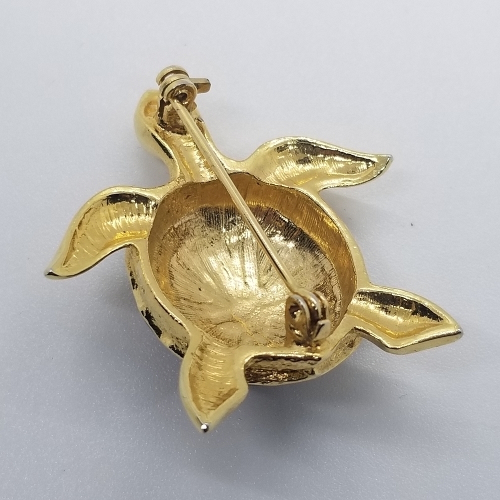 gold tone green enamel turtle brooch - Picture 2 of 4